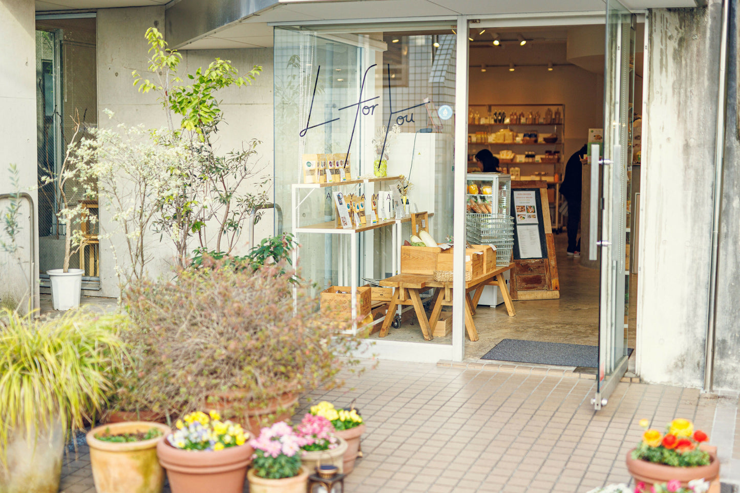 店舗外観4 (1)